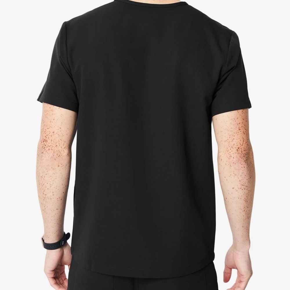 Selling new man scrub top figs